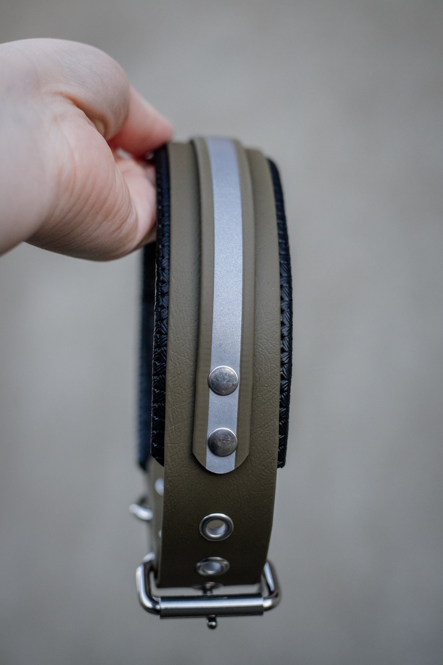 Breites gepolstertes Hundehalsband aus Biothane Griff reflektierend