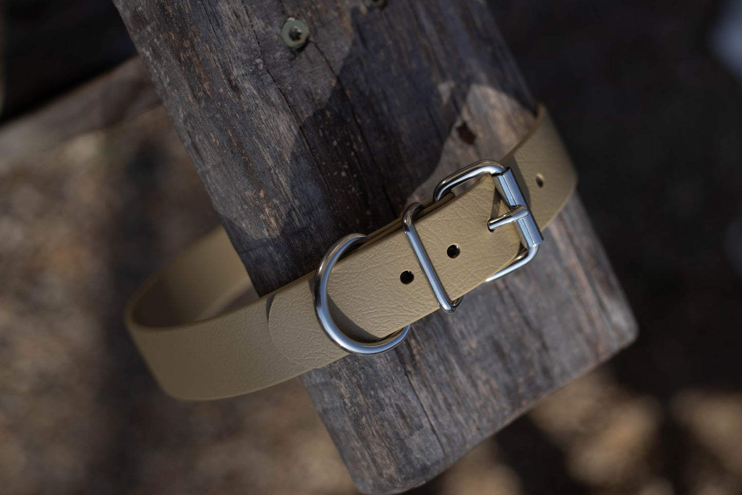 Biothane Halsband khaki 2,5 cm mit Edelstahl-Beschlägen 45 cm